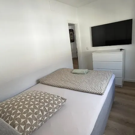 Zentrales Und Renoviertes Naehe Medienhafen Mit Balkon