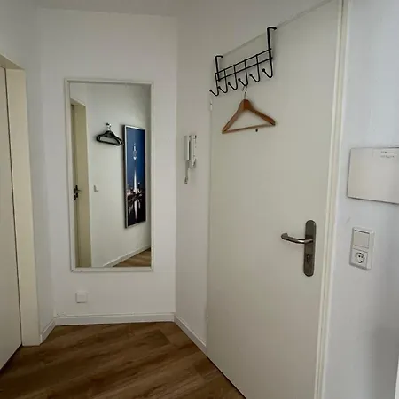 Zentrales Und Renoviertes Naehe Medienhafen Mit Balkon