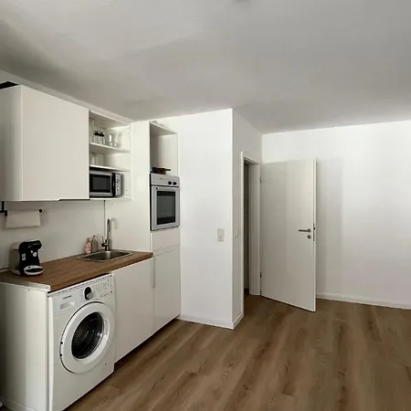 Zentrales Und Renoviertes Naehe Medienhafen Mit Balkon Apartament *
