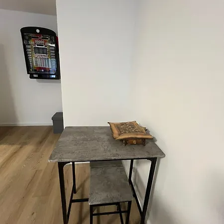 Zentrales Und Renoviertes Naehe Medienhafen Mit Balkon