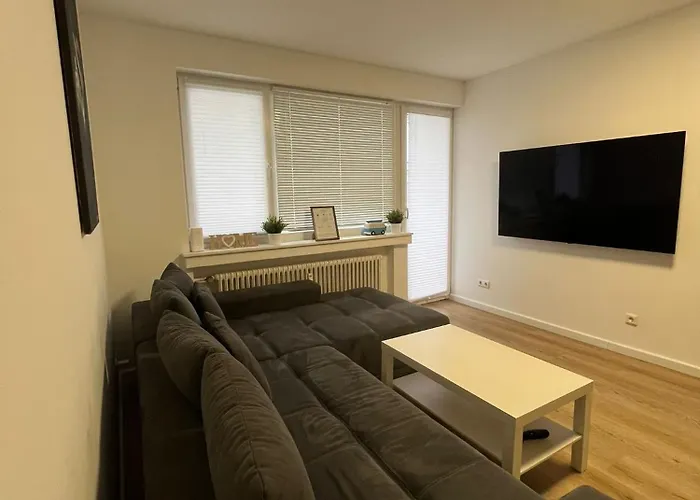 Zentrales Und Renoviertes Naehe Medienhafen Mit Balkon دوسلدورف