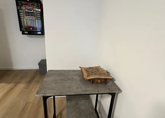 Zentrales Und Renoviertes Naehe Medienhafen Mit Balkon