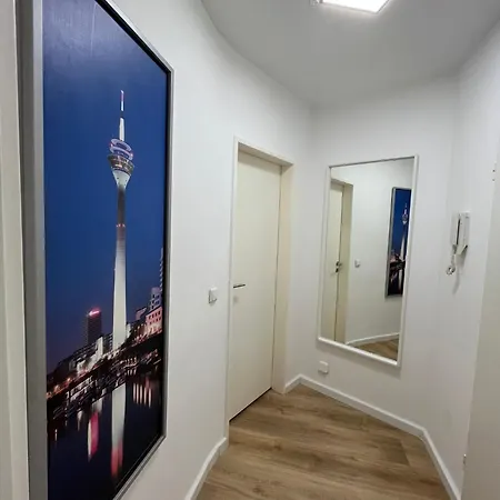 Lejlighed Zentrales Und Renoviertes Naehe Medienhafen Mit Balkon Düsseldorf