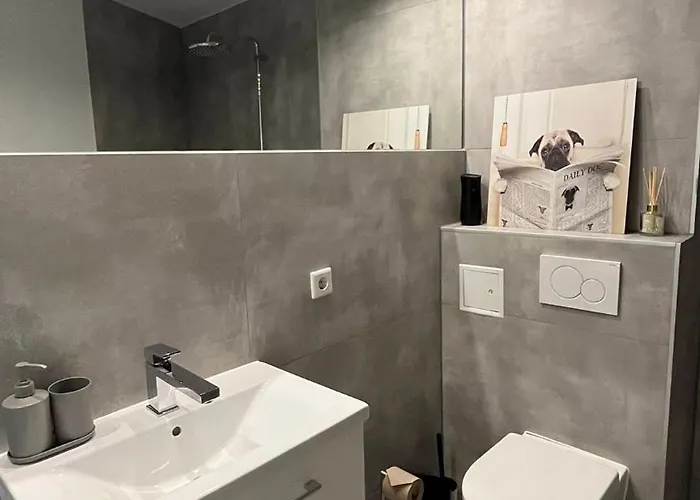 Lejlighed Zentrales Und Renoviertes Naehe Medienhafen Mit Balkon